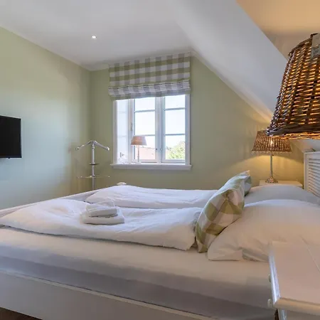 Reetdachhaus Gaia & Ganymed Reetdachhaus Gaia 度假居 圣彼得奥尔丁