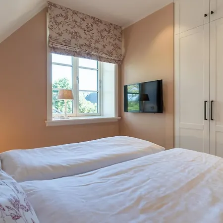 Reetdachhaus Gaia & Ganymed Reetdachhaus Gaia 度假居 *