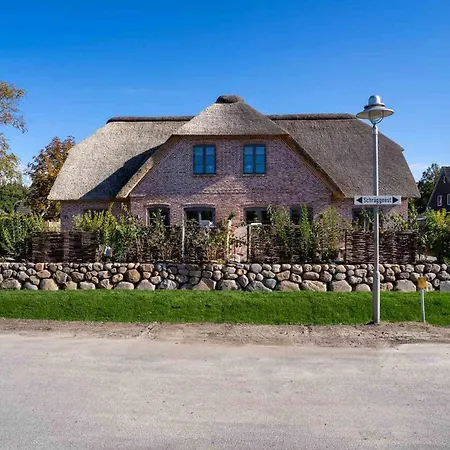 Reetdachhaus Gaia & Ganymed Reetdachhaus Gaia 度假居 *